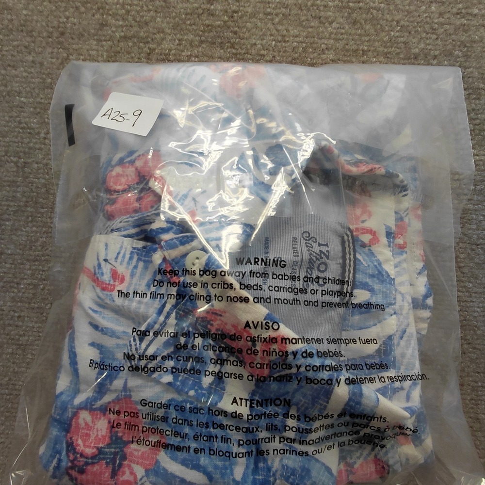 IZOD Saltwater Woven Chambray Hawaiian Flamingo Shirt SMALL Blue Tropical Button - Picture 7 of 7